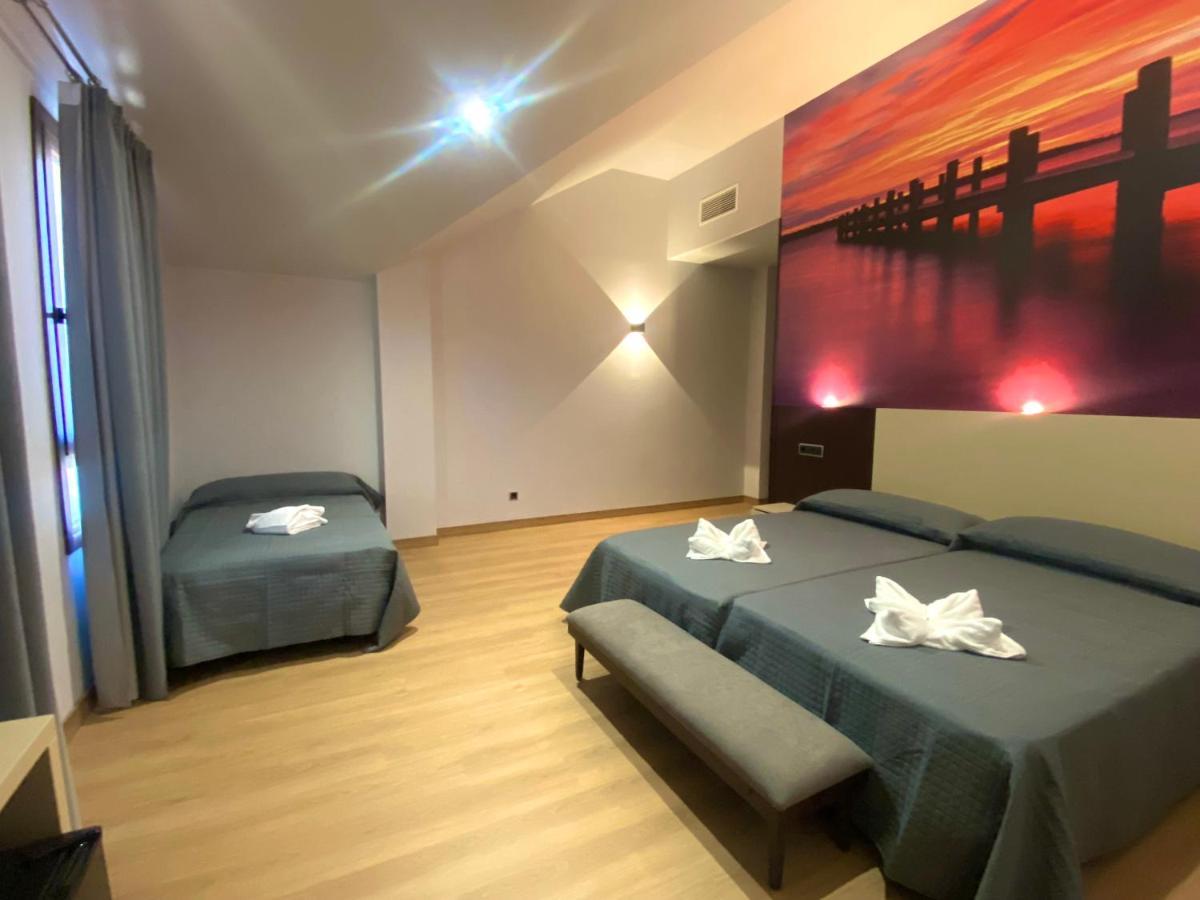 Hotel-Asador Montes Oretanos Pulgar ภายนอก รูปภาพ
