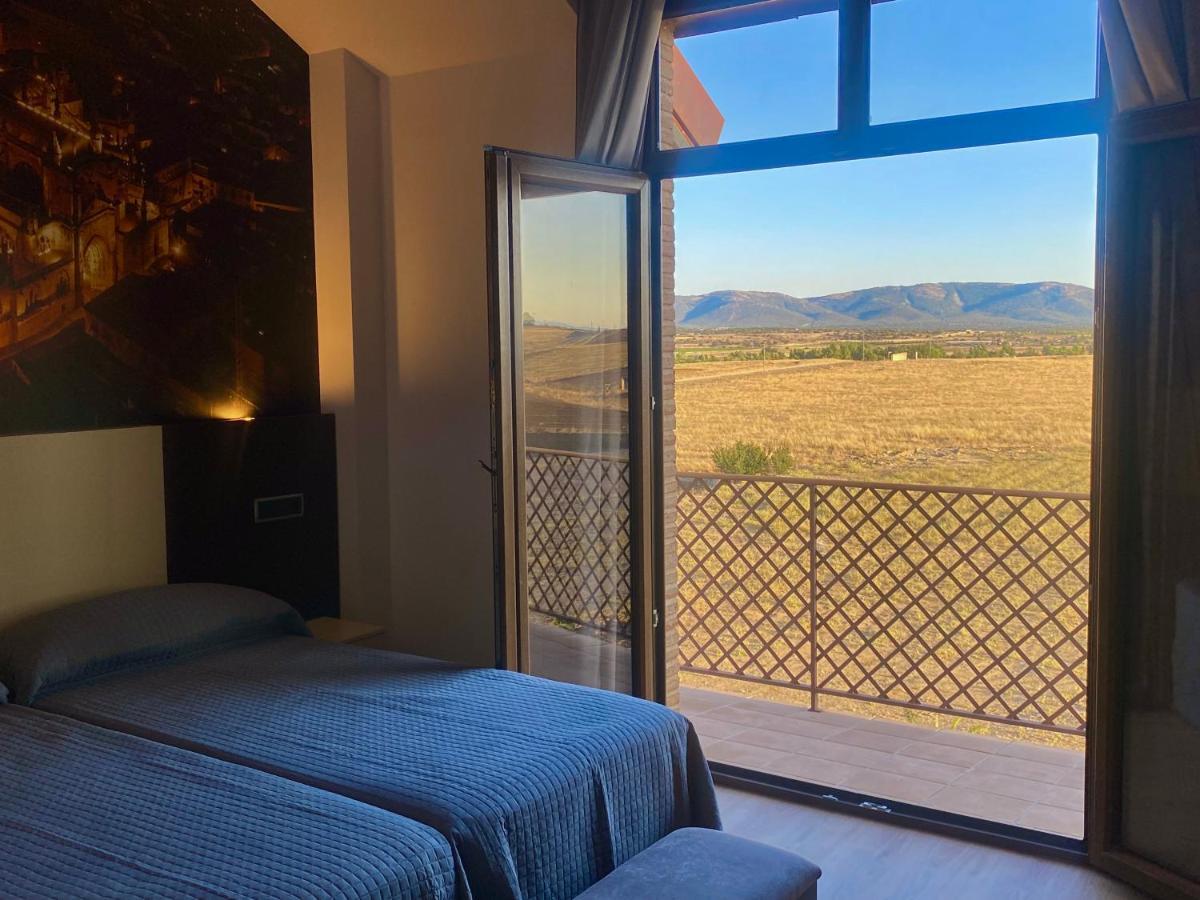 Hotel-Asador Montes Oretanos Pulgar ภายนอก รูปภาพ